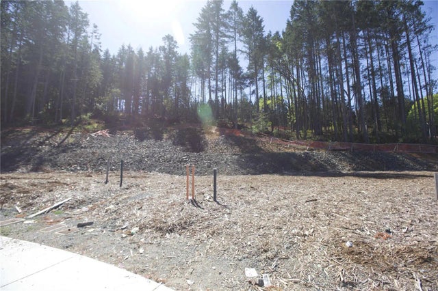 1 of 6 - 113 Whitefish Pl, Nanaimo, BC