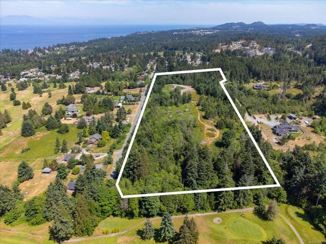 3 of 18 - 7555 Fernmar Rd, Lantzville, BC