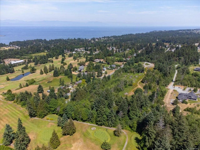 4 of 18 - 7555 Fernmar Rd, Lantzville, BC