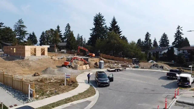 3 of 8 - 23 Leam Rd, Nanaimo, BC