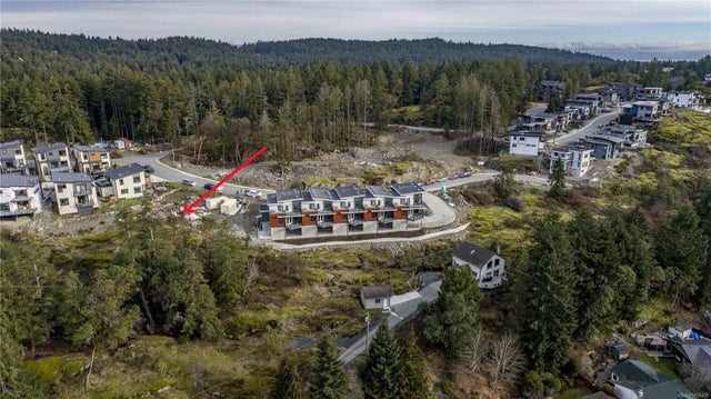 1 of 8 - 1221 Manzanita Pl, Nanaimo, BC