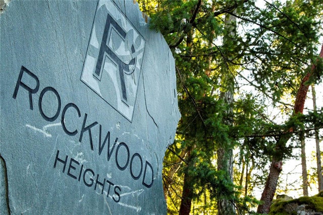 2 of 8 - 1221 Manzanita Pl, Nanaimo, BC