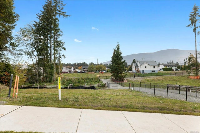 2 of 2 - 2483 Quill Dr, Nanaimo, BC