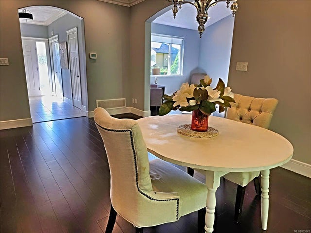 4 of 42 - 4738 Cruickshank Pl, Courtenay, BC