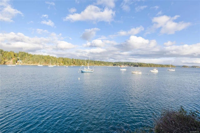 2 of 39 - 111 Fulford-ganges Rd 9, Salt Spring, BC