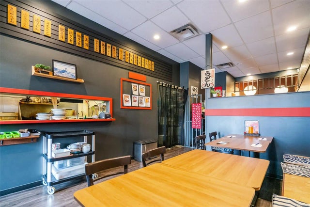 2 of 10 - 1483 Bowen Rd, Nanaimo, BC