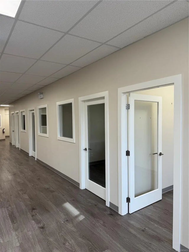 1 of 30 - 549 Haliburton St 102, Nanaimo, BC