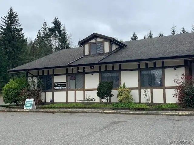 1 of 18 - 2414b Island Hwy E, Nanoose Bay, BC