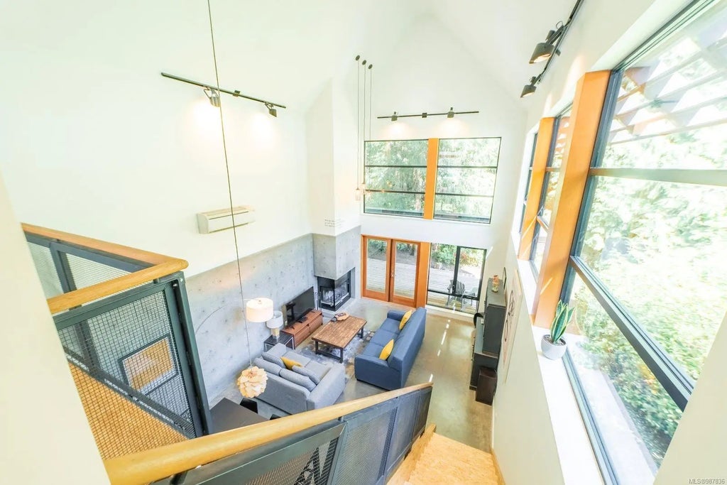 1156 Pacific Rim Hwy, Tofino