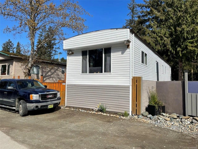 1 of 23 - 380 Martindale Rd 208, Parksville, BC