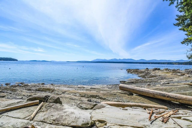2 of 54 - 919 Salal Dr, Mudge Island, BC