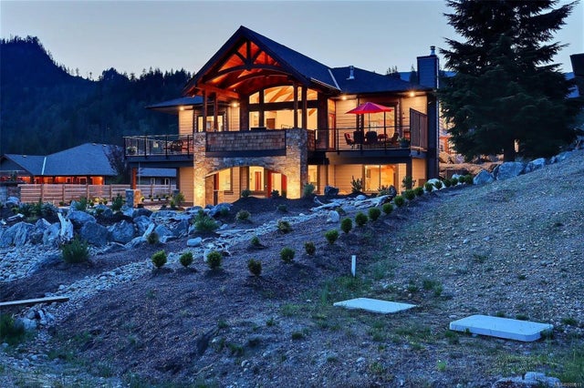 2 of 19 - 7343 Lakefront Pl, Lake Cowichan, BC