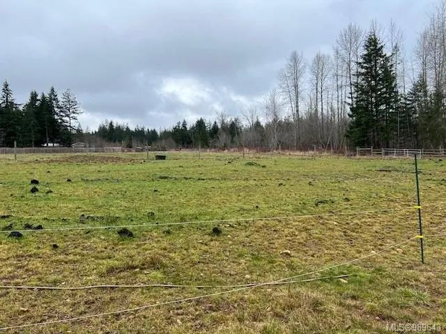 2 of 6 - 7318 Island Hwy, Merville, BC