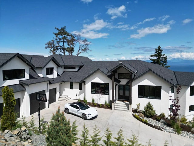1 of 40 - 5060 Broad Ridge Pl, Lantzville, BC