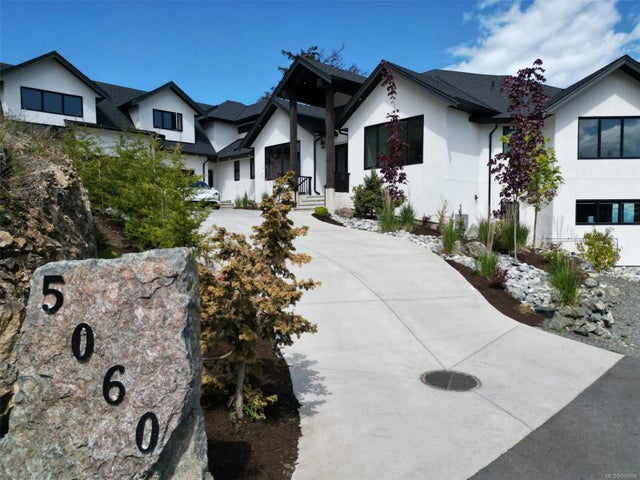 2 of 40 - 5060 Broad Ridge Pl, Lantzville, BC
