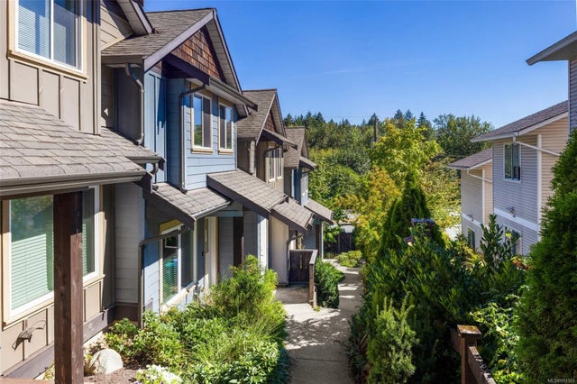 1 of 40 - 1141 2nd Ave 2, Ladysmith, BC