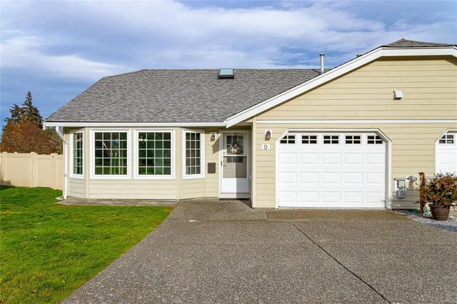 1 of 33 - 815 Dunsmuir Cres 9, Ladysmith, BC