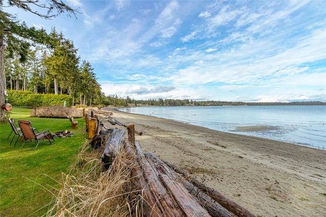 4 of 50 - 1552 Terrien Rd, Nanoose Bay, BC