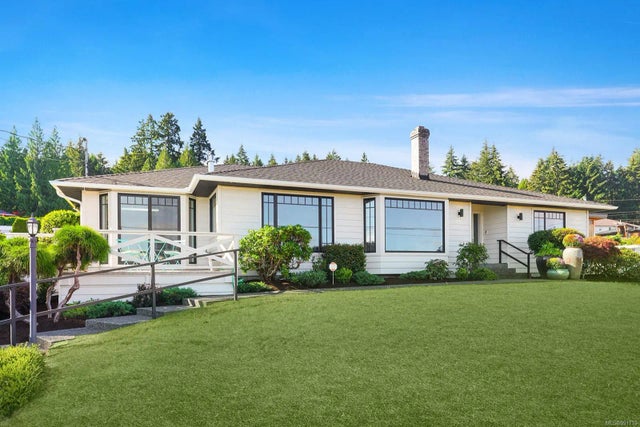 2 of 76 - 274 Crescent Rd W, Qualicum Beach, BC