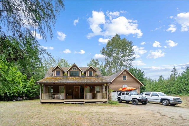 1 of 39 - 899 Qualicum Rd, Qualicum Beach, BC