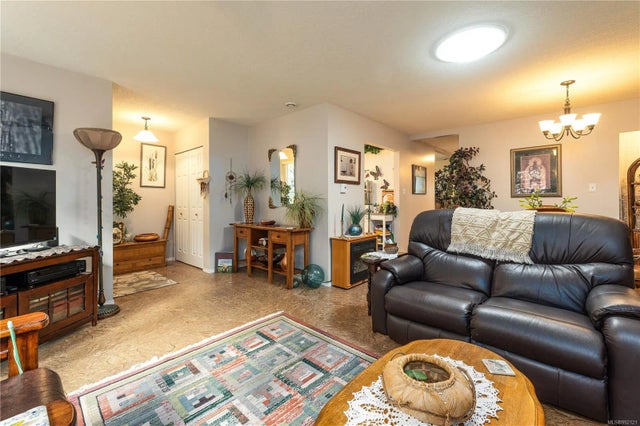 3 of 38 - 239 Fifth Ave, Qualicum Beach, BC