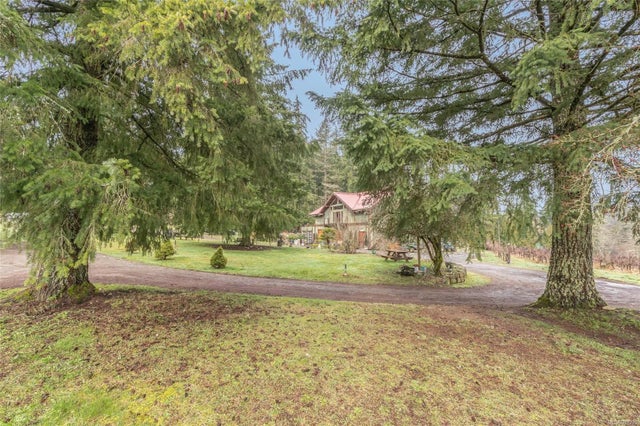 1 of 73 - 2300 East Wellington Rd, Nanaimo, BC
