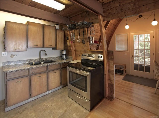 5 of 29 - 155 Mountain Park Dr, Salt Spring, BC