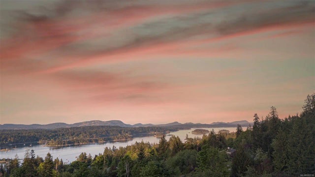 1 of 6 - 125 Bishops Walk Rd, Salt Spring, BC