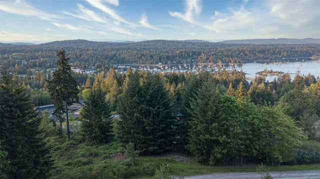 4 of 6 - 125 Bishops Walk Rd, Salt Spring, BC