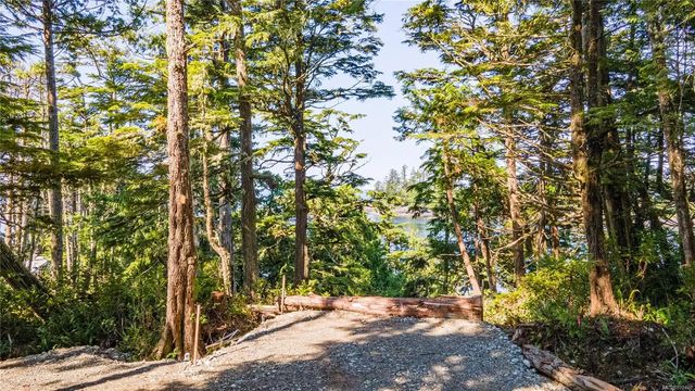 5 of 26 - 392 Reef Point Rd, Ucluelet, BC