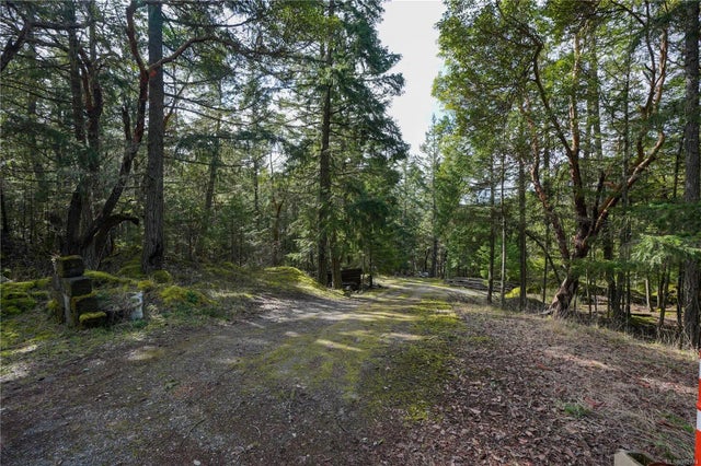 3 of 26 - 1026 Viart Rd, Highlands, BC