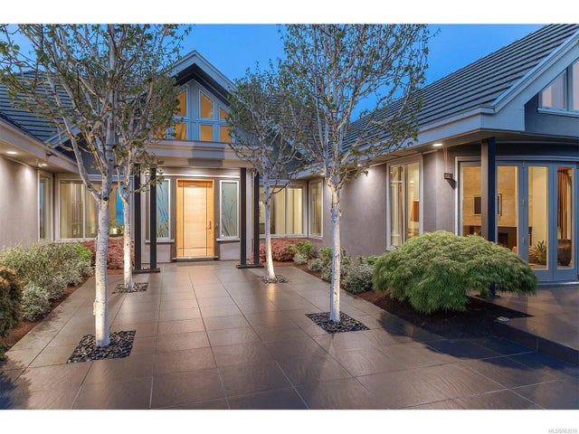 2 of 79 - 2950 Phyllis St, Saanich, BC