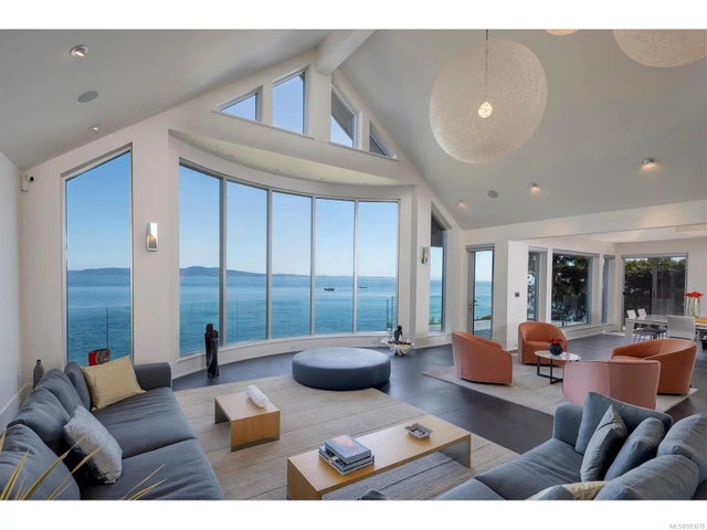 4 of 79 - 2950 Phyllis St, Saanich, BC