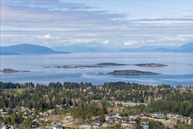 3 of 15 - 5055 Broad Ridge Pl, Lantzville, BC