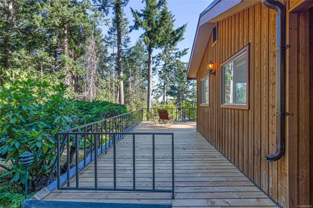 3 of 14 - 1361 Sturdies Bay Rd, Galiano Island, BC