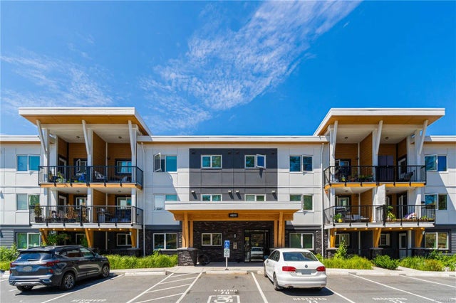 1 of 21 - 4810 Cedar Ridge Pl 308, Nanaimo, BC