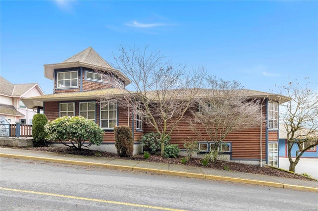 2 of 45 - 9828 Croft St, Chemainus, BC