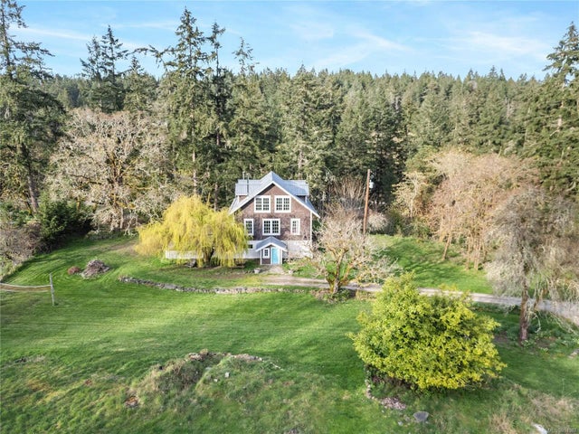 2 of 37 - 301 Epron Rd, Salt Spring, BC