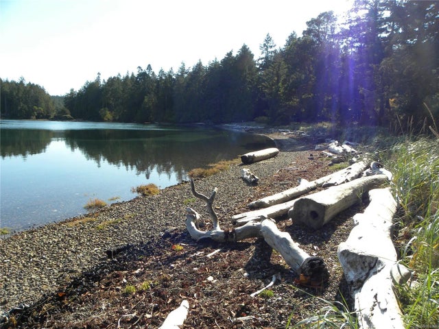 3 of 29 - 2 Spring Bay Rd, Lasqueti Island, BC