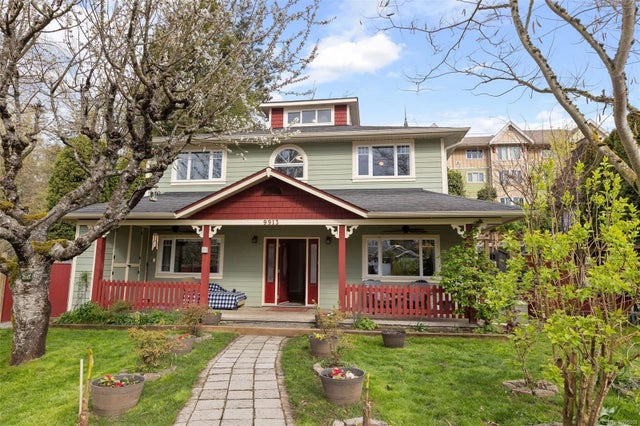 2 of 45 - 9913 Maple St, Chemainus, BC