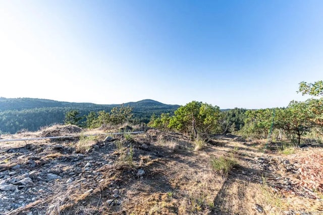 2 of 22 - 3020 Westridge Pl, Highlands, BC