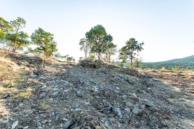 3 of 22 - 3020 Westridge Pl, Highlands, BC