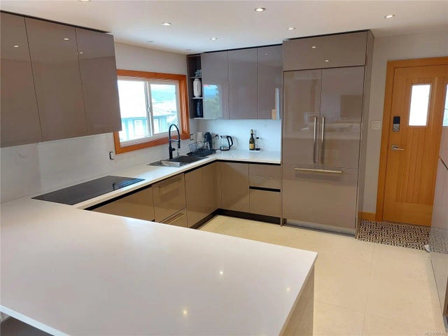 4 of 18 - 1721 Wilmot Rd, Cowichan Bay, BC