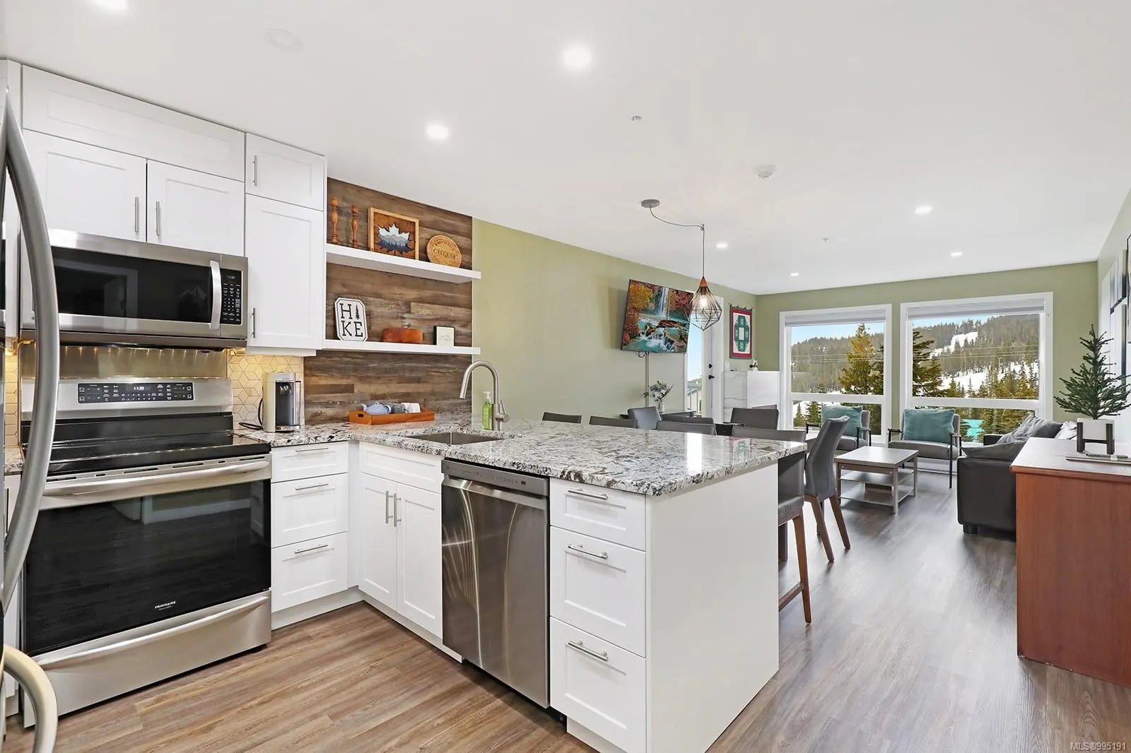 MLS #995191 for Sale at 1201 Henry Rd 506, in the city of Courtenay, V9J 1L0