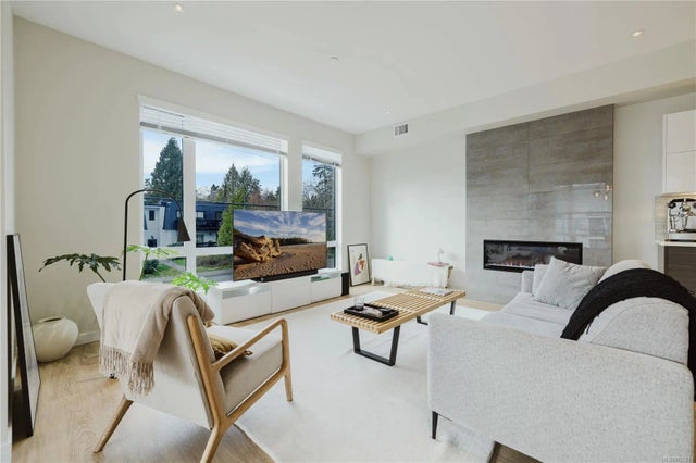 1 of 31 - 100 Lombardy St 208, Parksville, BC