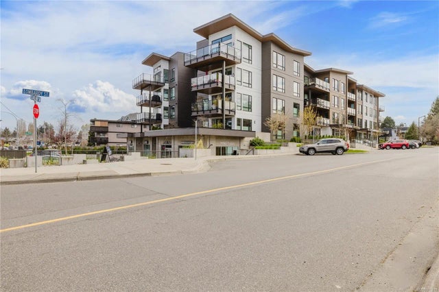 4 of 31 - 100 Lombardy St 208, Parksville, BC