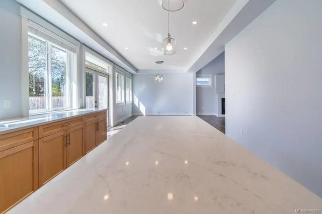 3 of 43 - 4462 Tyndall Ave, Saanich, BC