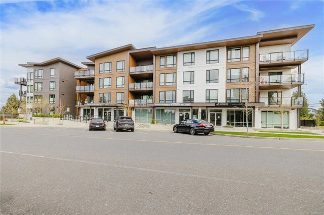 3 of 37 - 100 Lombardy St 402, Parksville, BC