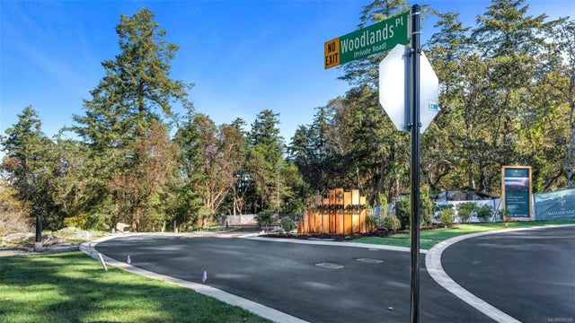 5 of 10 - 3915 Woodlands Pl, Saanich, BC