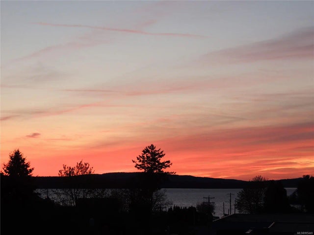 1 of 41 - 9958 Daniel St 402, Chemainus, BC